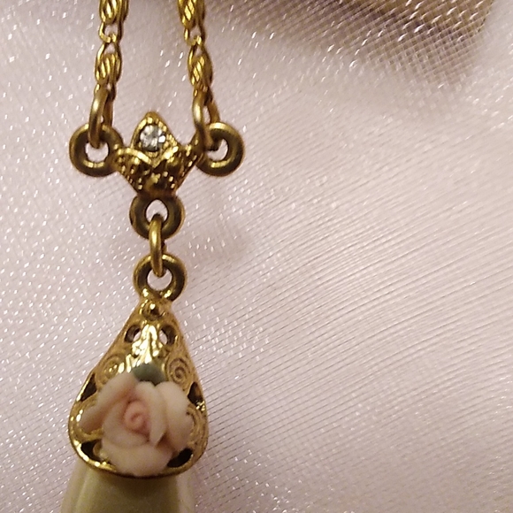 1928 Jewelry - 1928 Gold Tone Pearl and Pink Porcelain Rose Vintage-look Necklace